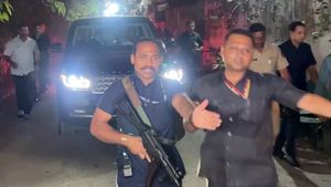 உச்சகட்ட பாதுகாப்புடன் புல்லட் ப்ரூஃப் கார்ல வந்தது அவரா! சினிமா மாரி செக்யூரிட்டிக்கு பின்னால ஏகப்பட்ட வண்டி!