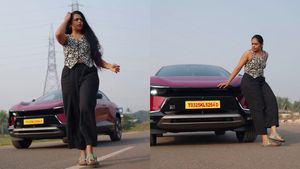 அவரை போலவே காரையும் அழகானதாக வாங்கிய டிவி சீரியல் நடிகை! டெலிவிரி எடுத்ததும் ஹைவேயில் செம்ம ஸ்பீடு!