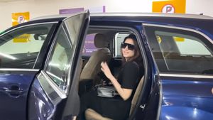 இந்தி நடிகரை பிரேக்கப் செய்த தமன்னாவிடம் இவ்வளவு காஸ்ட்லியான காரெல்லாம் இருக்குதா?