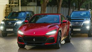 முன்னாலும் பின்னாலும் பயங்கர பாதுகாப்பு! ஃபெராரி காரில் சாலையை கிழித்துக் கொண்டு சென்ற தொழிலதிபர் மகன்!