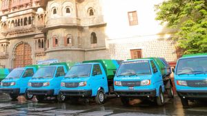 இந்தூரில் குப்பை அள்ள போகும் 100 மின்சார வாகனங்கள்.. புத்தம் புதுசா வாங்கினதுக்கு இதுக்காகதானா!!