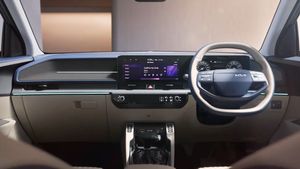 விலை ரொம்ப கம்மி தான் போல! குடும்பத்தோட போக ஏற்ற கார் இன்று வெளியானது!