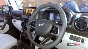 இந்த காரை ஒரே மாசத்துல 10 ஆயிரம் பேர் வாங்கிட்டாங்க! ஒரே மாசத்துல இவ்வளவு பேர் எப்படி வாங்குனாங்க?