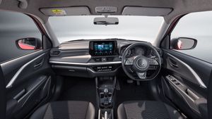 33 கி.மீ மைலேஜ் தரும் இந்த காரை இவ்வளவு பேர் வாங்கிட்டாங்களா? இந்த கார் தான் செம மாஸ்!