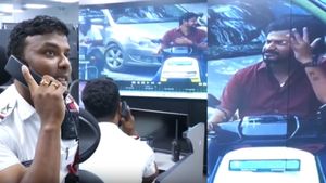 ஹெல்மெட் போடாம வந்தவரை அவமானப்படுத்திய போலீசார்! மனுஷன் இனி ஹெல்மெட் இல்லாம வாசல்படிய தாண்டவே மாட்டாரு!