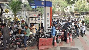 இனி பழைய வண்டிகளுக்கு பெட்ரோல், டீசல் கிடையாது... அரசின் திடீர் உத்தரவால் பொதுமக்கள் அதிர்ச்சி...