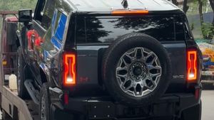 ரஜினி பட நடிகையின் கணவர் வாங்கிய காஸ்ட்லி கார்! அம்பானி கிட்டயே இந்த கார் கிடையாது!