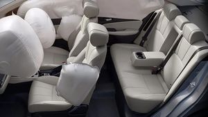 27.26 கி.மீ மைலேஜ் தரும் இந்த காரின் விலையை ரூ95 ஆயிரம் குறைச்சிட்டாங்க! இப்ப என்ன ரேட் தெரியுமா?