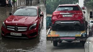 சர்வீஸ் சென்டரில் போட்ட பில்லுக்கு தலைச்சுற்றி போன ஓனர்! பென்ஸ் காரை வாங்கியது ஒரு குற்றமா?