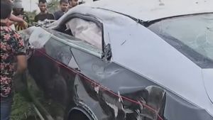 இன்னும் நம்பர் கூட வரல! அதுக்குள்ள சின்னாபின்னமான 11 கோடி ரூபா கார்! இனி பேரிச்சம் பழத்துக்கு கூட தேறாது!