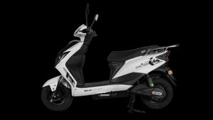 ஒரு டீ குடிக்கற காசுல 120 கிமீ ஓட்டலாம்! செல்போனை விட குறைவான விலையில் களமிறங்கிய புது எலெக்ட்ரிக் ஸ்கூட்டர்!