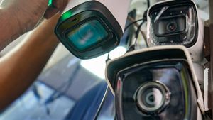 இனி கார்ல ஒருத்தர் இந்த தப்ப செஞ்சாலும் ஓனர் சோலி முடிஞ்சுது! ரோட்ல போலீஸ் இல்லேனாலும் ஏஐ கேமரா கண்காணிக்கும்!