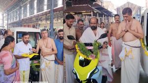 தானம் குடுத்த வண்டி எல்லாம் செம ஹிட்! இப்ப 3 வண்டியை கோவிலுக்கு வழங்கிய டிவிஎஸ்!