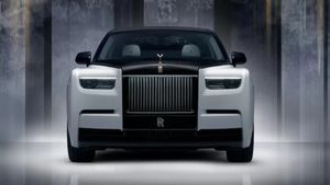 உலகத்துலயே 25 கார் தான் தயாரிச்சிருக்காங்க! அதுவும் மிஷில் இல்லாமா கையாலயே செதுக்கிருக்காங்க!