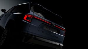 நாடே எதிர்பார்த்த காரின் பெயர் அறிமுகமானது! வாயிலேயே சரியா நுழையாத பெயரை வச்சிருக்காங்க!