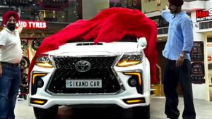 கோடி கோடியாய் சம்பாதித்தாலும் பழைய காரை விற்க மனம் வரல! கடைசியில் கிரிக்கெட் வீரர் எடுத்த முடிவு!