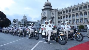 தீபாவளி அதுவுமா டெலிவிரி பண்ணி இருக்காங்க! தப்பிச்சு போனாலும் இனி விரட்டி விரட்டி புடிப்பாங்க!