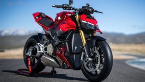 போட்டோகளில் பார்த்து ஆறுதல் அடைய வேண்டியதுதான்... புது டுகாட்டி பைக்குகள் ஒவ்வொன்றின் விலையும் பல லட்ச ரூபாய்!