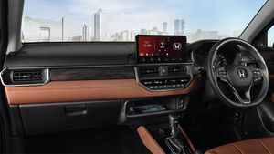 இந்த கார் ரோட்டுல போனா எல்லாரும் திரும்பி பாப்பாங்க! அப்படி என்ன கார் தெரியுமா?