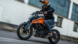 கேடிஎம் டியூக் யாரெல்லாம் வெச்சிருக்கீங்க? பல லட்ச ரூபா கொடுத்து வாங்கும் பைக்குகளையும் நம்ப முடியல!!