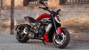 புது டுகாட்டி பைக்கை போட்டோவில் வேணும்னா பாத்துக்கலாம்! விலையை கேட்டா தலை கிறுகிறுனு வருது!