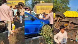 டிராக்டரை குப்புற தள்ளிய ரூ4.7 கோடி கார்! வைரலாகும் வீடியோ! 