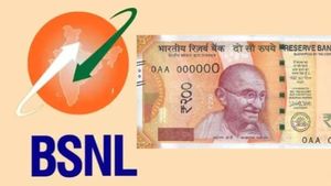 தூக்கி சாப்பிட்ட BSNL.. மாதம் ரூ.233 க்கு 365 நாட்கள் வேலிடிட்டி.. அன்லிமிடெட் வாய்ஸ் கால்கள்.. 3 ஜிபி டேட்டா! | BSNL Rs 2799 Plan Rs 233 Monthly Cost