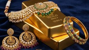 Gold Rate: தங்கம் விலையில் இன்ப அதிர்ச்சி! சென்னையில் சவரனுக்கு எவ்வளவு ரூபாய் குறைவு தெரியுமா?