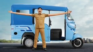 எத்தனை பேரை உள்ளே ஏத்துனாலும் இடம் இருக்கும்... பலரது தொழிலை மாற்ற போகும் நீளமான எலெக்ட்ரிக் ஆட்டோ ரிக்‌ஷா!!