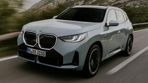 பணக்காரர்களை இனி கையில் பிடிக்க முடியாது... அதற்குள் எத்தனை பேர் காரை புக்கிங் போட்டாங்களோ!!