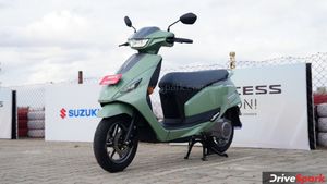 பெட்ரோல் ஆக்சஸ் ஸ்கூட்டரை வாங்குவதை விட இது பெஸ்ட்டு! புது கஸ்டமரா இருந்தா கூடுதல் சலுகை!