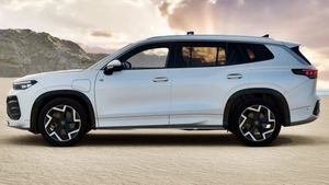 ஃபார்ச்சூனர் சாம்ராஜ்யத்திற்கு நாளையோட முடிவு கட்ட போறாங்க! டொயோட்டா தலையில் அடுத்தடுத்து இடி விழுகுது!