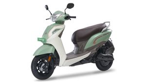 ரூ.1 லட்சம் விலைக்குள் புத்தம் புதிய எலெக்ட்ரிக் ஸ்கூட்டர் அறிமுகம்.. ரேஞ்சு, வசதிகள் எல்லாம் சூப்பர்!