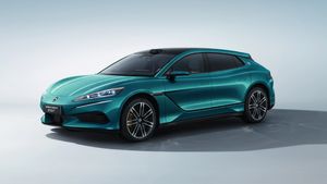 1,036 கிமீ ரேஞ்சு, வெறும் 5 நிமிடங்களில் அதிவேக சார்ஜிங் அம்சங்களுடன் வெளியானது புதிய எலெக்ட்ரிக் கார்!