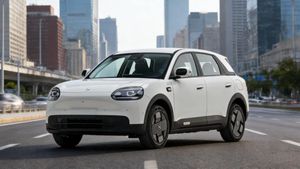 மாருதியால கூட இவ்வளவு கம்மி விலைக்கு எலெக்ட்ரிக் கார் வெளியிட முடியாதுப்பா!