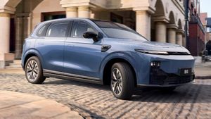 900 கிமீ ரேஞ்சுடன் கிரெட்டா எலெக்ட்ரிக் காருக்கே சவால் விடும் புதிய எலெக்ட்ரிக் எஸ்யூவி.. வசதிகளும் அட்டகாசம்!