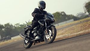 3.5 ஆண்டுகளாக எப்போது அறிமுகமாகும்னு எதிர்பார்த்த பல்சர் பைக்! இந்த தடவையும் கண்டுப்பிடிப்பா பந்தயம் அடிக்கும்