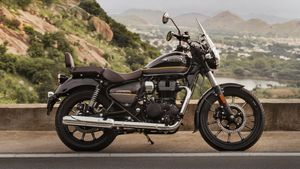 லட்சக் கணக்கில் விற்று தீரும் ராயல் என்ஃபீல்டு பைக்குகள்.. வரிசையில் நின்று வாங்கிச் செல்லும் வாடிக்கையாளர்கள்