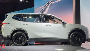 ஒரு கிமீ ஓட்ட வெறும் ரூ.1.50 மட்டுமே செலவு! நாடே எதிர்பார்த்த தமிழ்நாட்டு நிறுவனத்தின் 7 சீட்டர் கார் அறிமுகம்