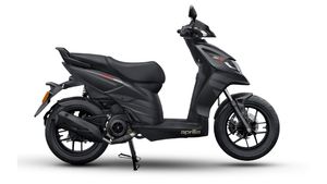 மூன்று ஸ்கூட்டர்களின் விற்பனையை ஒரேடியாக நிறுத்திய நிறுவனம்.. இனி வாங்கவே முடியாது!