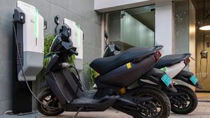 ரூ.76,000 விலையில் குடும்பங்கள் கொண்டாடும் ஏத்தர் எலெக்ட்ரிக் ஸ்கூட்டர்! ஃபுல்-சார்ஜில் 159km ஓட்டலாம்