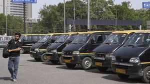 E20 பெட்ரோலுக்கு எதிராக முதல் போராட்டம்!  நாடாளுமன்றத்தை நோக்கி பேரணி அறிவித்த டாக்ஸி ஓட்டுனர்கள்