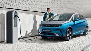பெட்ரோல் நிரப்பும் நேரத்திலேயே EV காருக்கு சார்ஜிங்... பிஒய்டியின் புரட்சிகர Flash Charging தொழில்நுட்பம்!