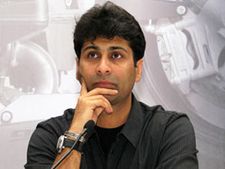 మహా సర్కారుపై మండిపడిన బజాజ్ ఆటో ఎండి