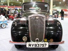 హైదరాబాదీలను అలరిస్తున్న వింటేజ్ కార్, బైక్ షో