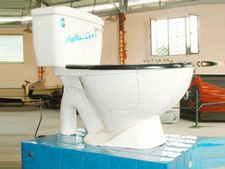 నెక్లెస్ రోడ్డులో చిత్ర విచిత్రమై కార్లను ప్రదర్శించనున్న సుధాకర్