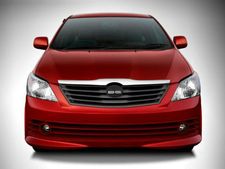 డిసి డిజైన్స్ టొయోటా ఇన్నోవా లాంజ్ ప్యాకేజ్