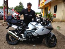 అజిత్ బైక్ సవారీ.. పూనే టూ చెన్నై వయా బెంగుళూరు
