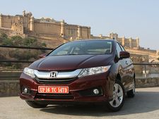 2014 హోండా సిటీ రివ్యూ: టెస్ట్ డ్రైవ్ రిపోర్ట్, ఫీచర్స్, స్పెసిఫికేషన్స్