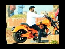నందమూరి బాలకృష్ణ 'లెజండ్' బైక్ మేకింగ్ వీడియో!